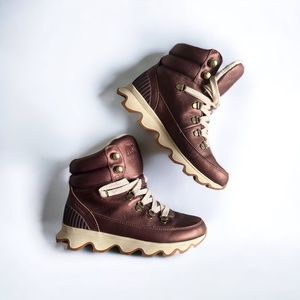 Sorel Kinetic Conquest Kinetic Boots Burgundy Metallic Leather SAMPLE RARE